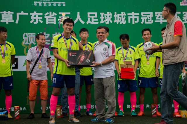 东契奇39+12+10独行侠大胜黄蜂 76人轻取活塞