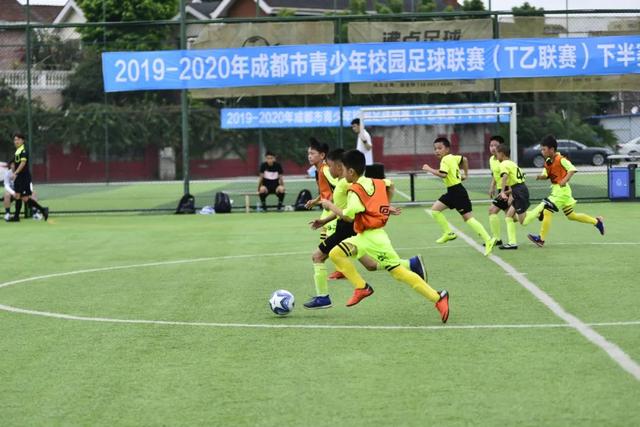 库里21分7助攻波斯特20分 勇士大胜公牛止连败
